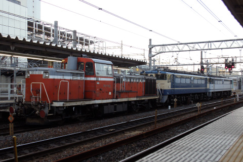 【JR貨】EF65-1119とDE10-1101 大宮車両所出場を大宮駅で撮影した写真