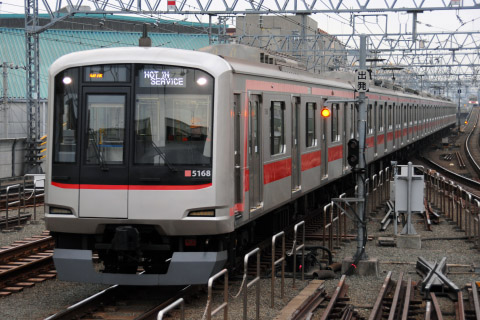【東急】5050系5168F クーラー清掃のための臨時回送を武蔵小杉駅で撮影した写真