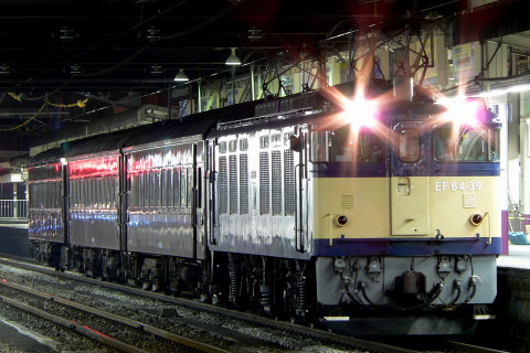 【JR東】「飯山線全通80周年号」用 旧型客車送り込み回送を甲府駅で撮影した写真