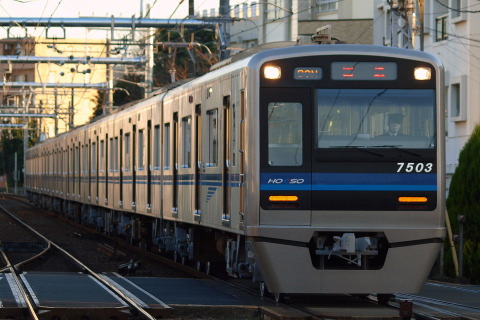 【北総】7500形7503編成 印旛車両基地へ回送を京成小岩駅で撮影した写真