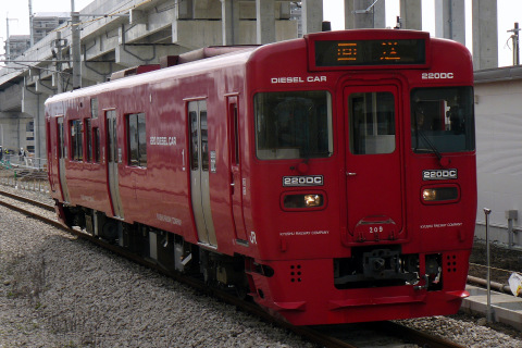 【JR九】キハ220-209　長崎へ回送 を久留米駅で撮影した写真