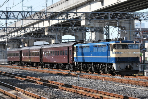 【JR東】EF65-501＋旧型客車3両 尾久へ回送を赤羽～東十条で撮影した写真