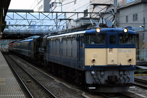 【JR東】D51-498＋12系＋DE10-1698 送り込み配給を甲府駅で撮影した写真
