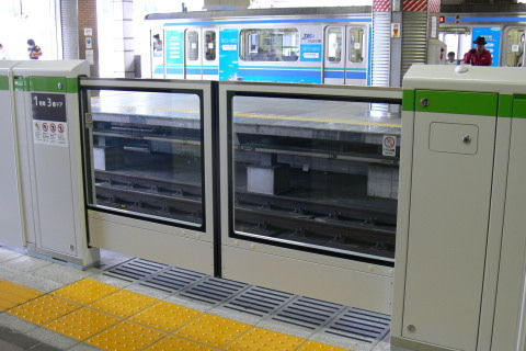 【JR東】山手線恵比寿駅でホームドア使用開始を恵比寿駅で撮影した写真