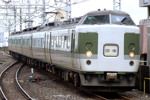 【JR東】189系ナノN103編成使用 団体臨時列車運転を市川駅で撮影した写真