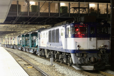 【JR貨】エスカレーター輸送列車運転を立川駅で撮影した写真