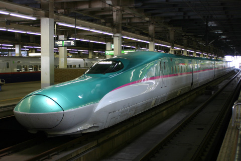 【JR東】E5系S11編成 試運転を大宮駅で撮影した写真