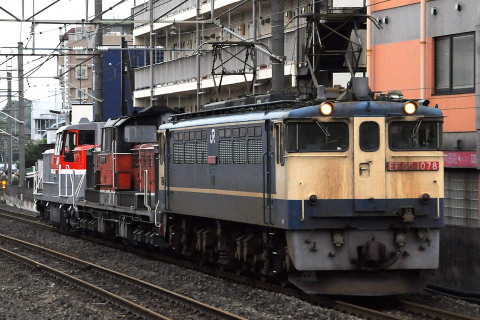 【JR貨】DD51-1802＋DE10-1581 大宮車両所出場を西国分寺駅で撮影した写真