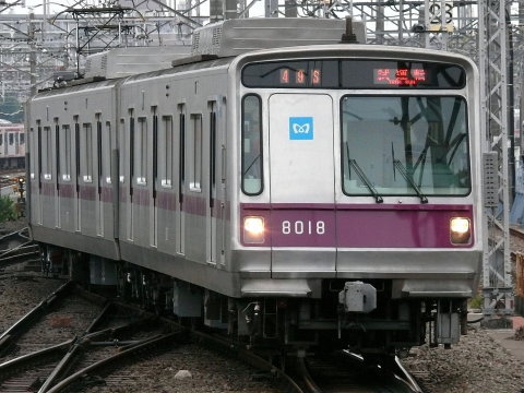 【メトロ】8000系8118F トレインビジョン表示試験実施を鷺沼駅で撮影した写真