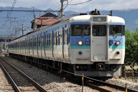【JR東】115系ナノC14編成使用「旅のプレゼント号」運転を春日居町駅で撮影した写真