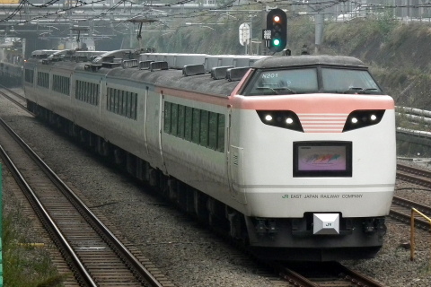 【JR東】485系『彩』使用 団体臨時列車運転を東中野～中野で撮影した写真