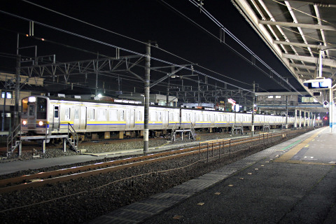 【JR東】211系マリ405+401編成 試運転を幕張駅で撮影した写真