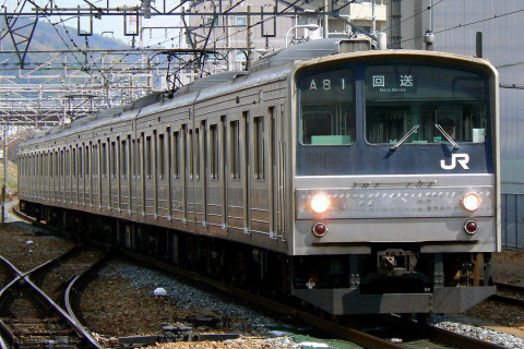 【JR西】元阪和線用205系 帯無しで回送を高槻駅で撮影した写真
