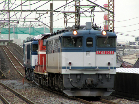 【JR貨】EF64-1017・DD51-853 大宮車両所出場を西浦和駅で撮影した写真