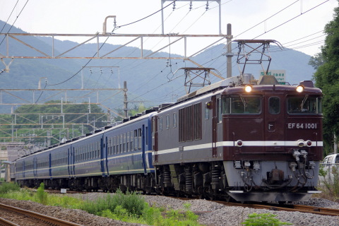 【JR東】EF65-501＋12系6両＋EF64-1001 乗務員訓練を敷島駅付近で撮影した写真
