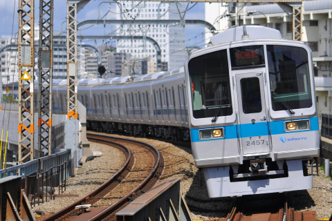 【小田急】2000形2054F 出場試運転を厚木駅で撮影した写真