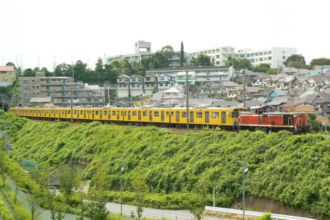 【西武】2000系8両 東急車輛出場を洋光台～新杉田で撮影した写真