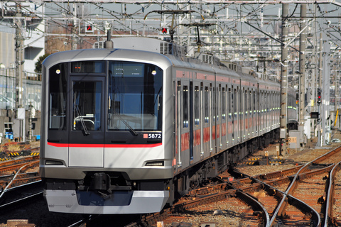【東急】5050系5172F 長津田へ回送を鷺沼駅で撮影した写真