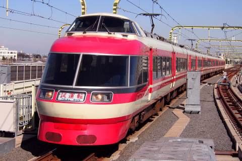 【小田急】7000形7003F 試運転（17日）を登戸駅で撮影した写真