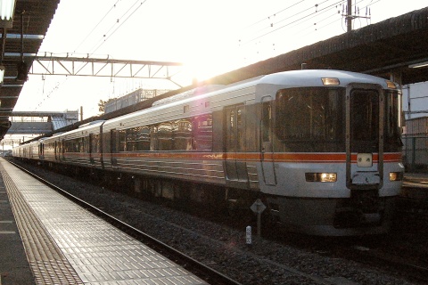 【JR海】373系による東京口運用終了を国府津駅で撮影した写真
