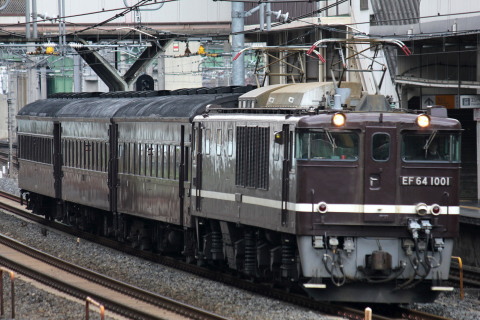 【JR東】旧型客車3両 尾久車両センターへ回送を東十条付近で撮影した写真