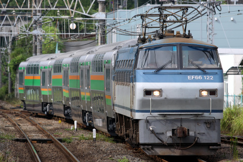 【JR東】E233系3000番代グリーン車4両 甲種輸送を小田原駅で撮影した写真