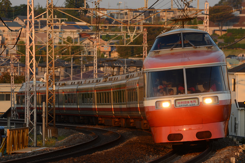【小田急】7000形『LSE』使用 特別団体専用列車運転を玉川学園前～町田で撮影した写真
