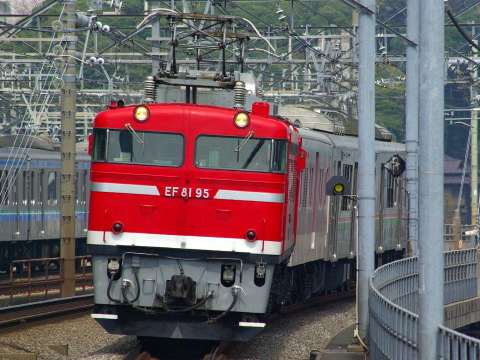 【JR東】701系アキN105編成 配給輸送を赤羽駅で撮影した写真
