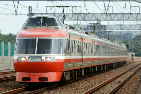 【小田急】7000形7004F（LSE） 特別団体専用列車運転を和泉多摩川駅で撮影した写真