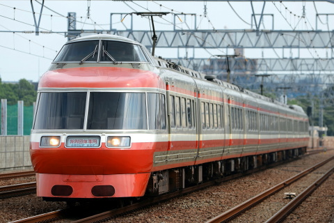 【小田急】7000形7004F（LSE）使用 特別団体専用列車運転を和泉多摩川駅で撮影した写真