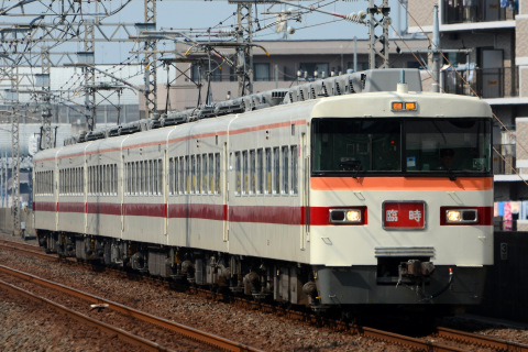 【東武】特急きぬ・けごん号 300系代走を松原団地駅で撮影した写真