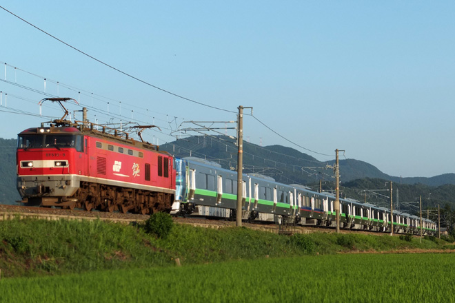 【JR北】733系3000番代 甲種輸送を坂田〜田村間で撮影した写真