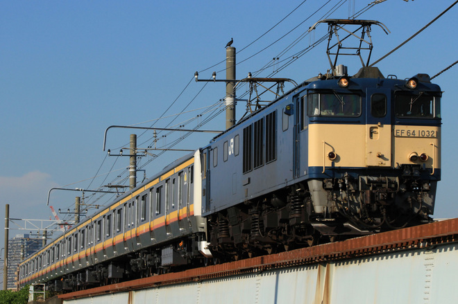 【JR東】E233系8000番代N2編成配給輸送を新鶴見(信)～鶴見間で撮影した写真