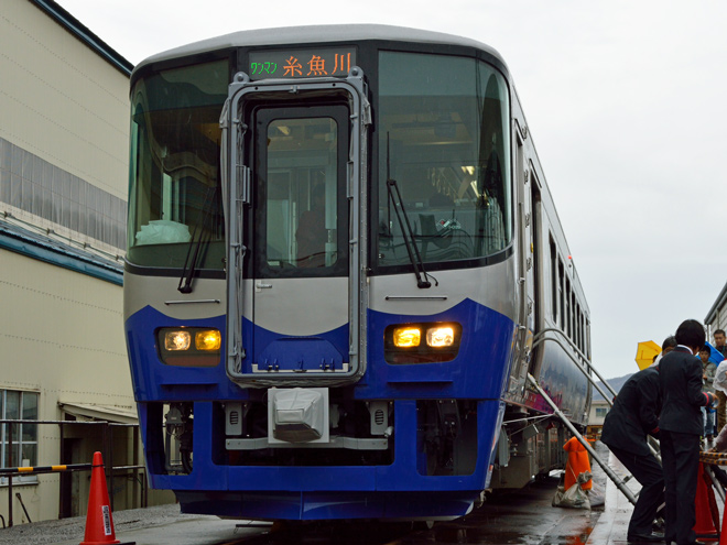 【トキ鉄】ET122形車両見学会を糸魚川駅で撮影した写真