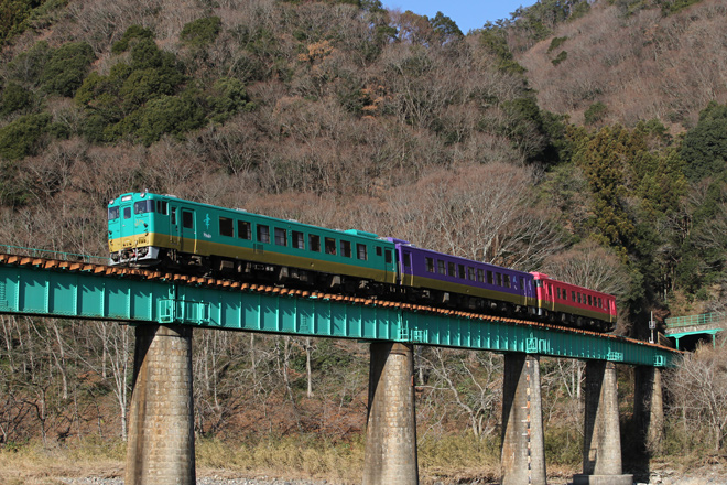 【JR東】キハ40・48形ふるさと水郡線入線を袋田～上小川間で撮影した写真