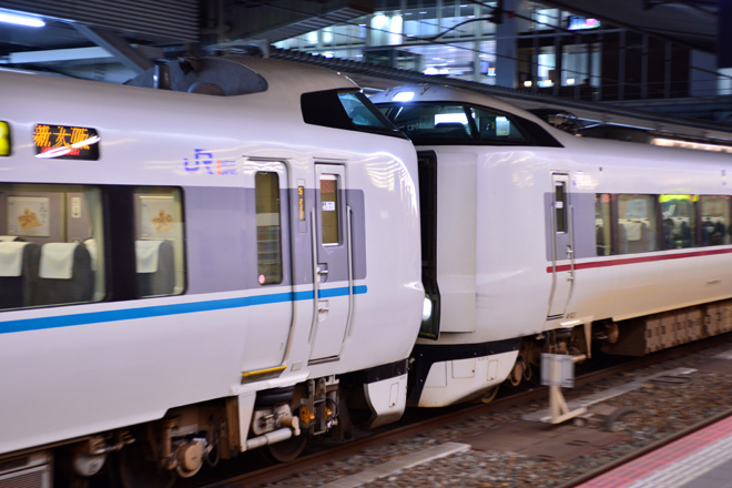 【JR西】287系HC631編成 福知山車と混色運転を大阪駅で撮影した写真