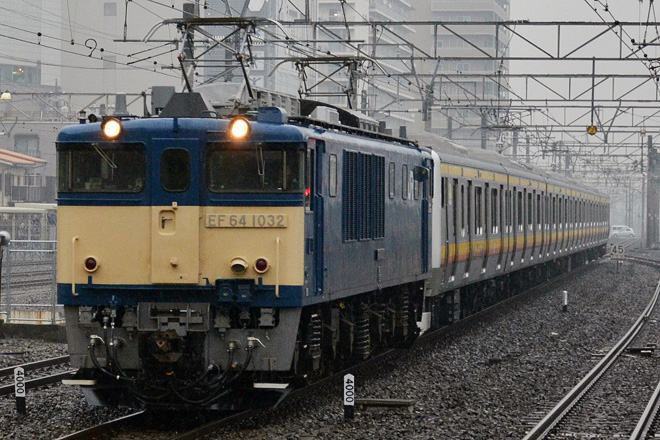 【JR東】E233系8000番台ナハN14編成 配給輸送を平塚駅で撮影した写真