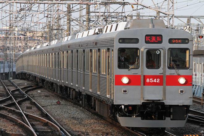 【東急】8642F長津田工場 出場試運転を鷺沼駅で撮影した写真