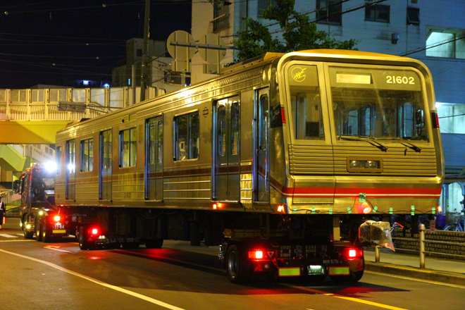 【大市交】御堂筋線21系21602F搬出を大阪市内で撮影した写真