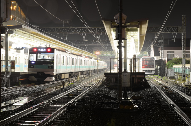 【JR東】E233系2000番台マト11編成 小田急線入線試運転を向ヶ丘遊園駅で撮影した写真