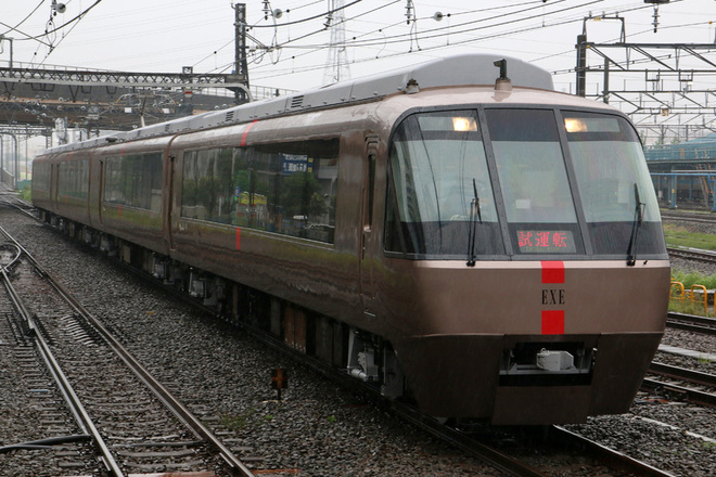 【小田急】30000形30056F(EXE) 出場試運転を海老名駅で撮影した写真