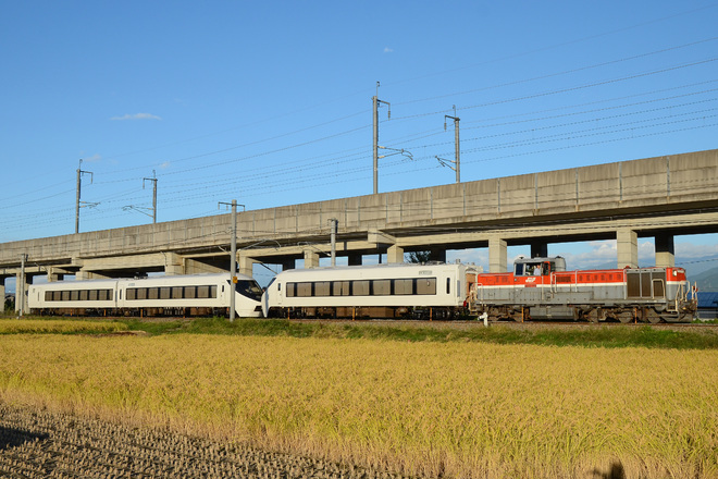 【富士急】8500系（元371系）甲種輸送を川中島～今井間で撮影した写真