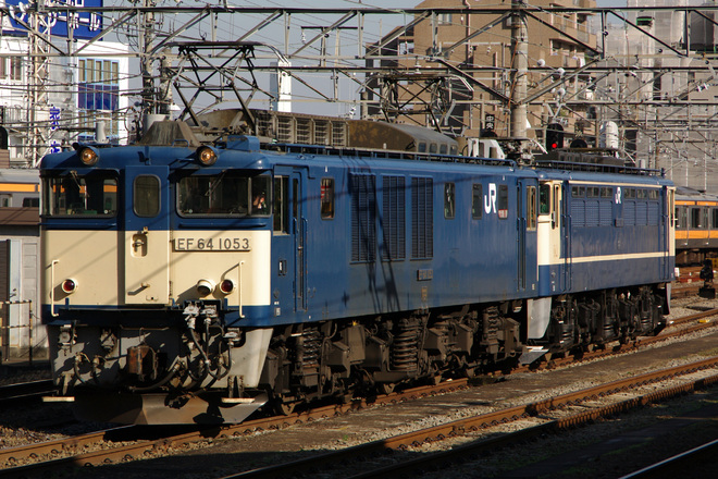 【JR東】EF65-1107 長野へ廃車配給を八王子駅で撮影した写真