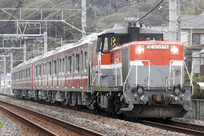 【京急】新1000形1367編成甲種輸送を鎌倉～逗子間で撮影した写真