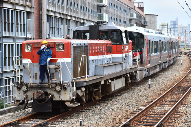 【JR西】227系A32編成甲種輸送を兵庫駅で撮影した写真