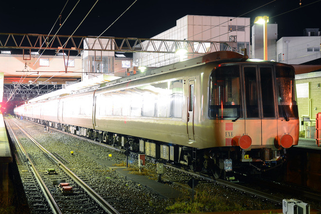 【小田急】30251F(EXE) 日本車輌入場甲種を新松田駅で撮影した写真