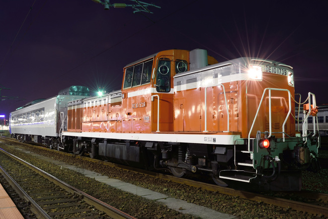 【JR北】キハ182-7562 函館に回送を函館駅で撮影した写真