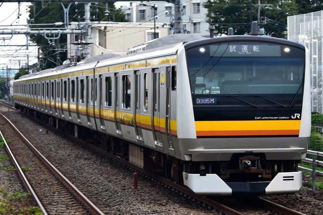 【JR東】E233系8000番台 武蔵野貨物線試運転を西府駅で撮影した写真