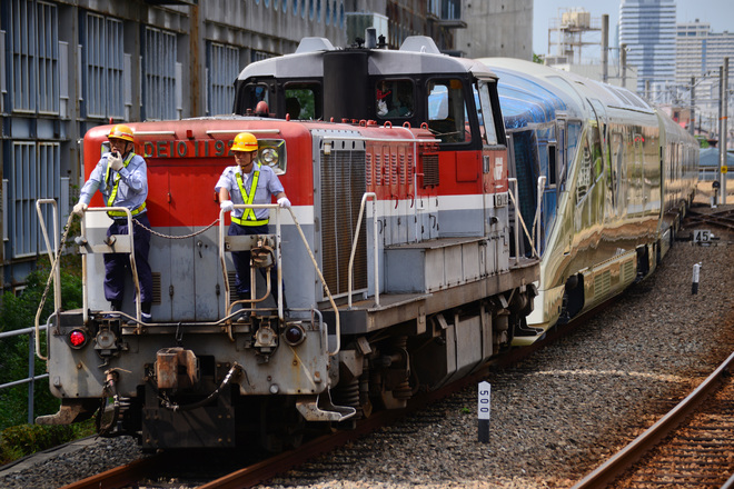 【JR東】E001形「四季島」川重甲種輸送を兵庫駅で撮影した写真