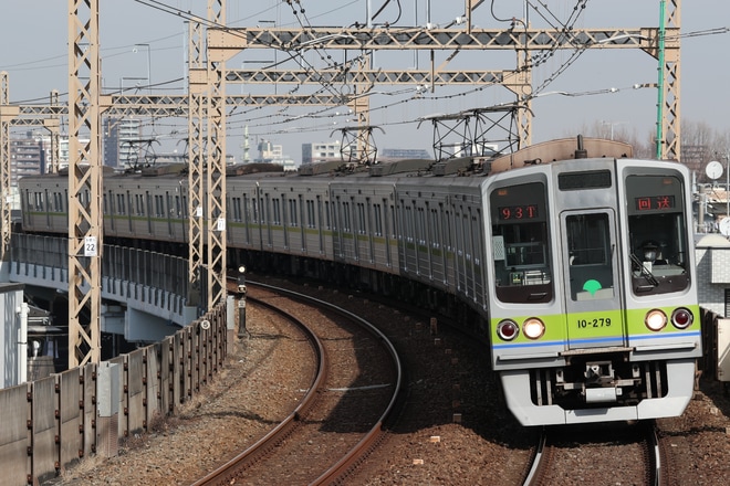 【都営】10-000形10-270F廃車回送を京王稲田堤駅で撮影した写真